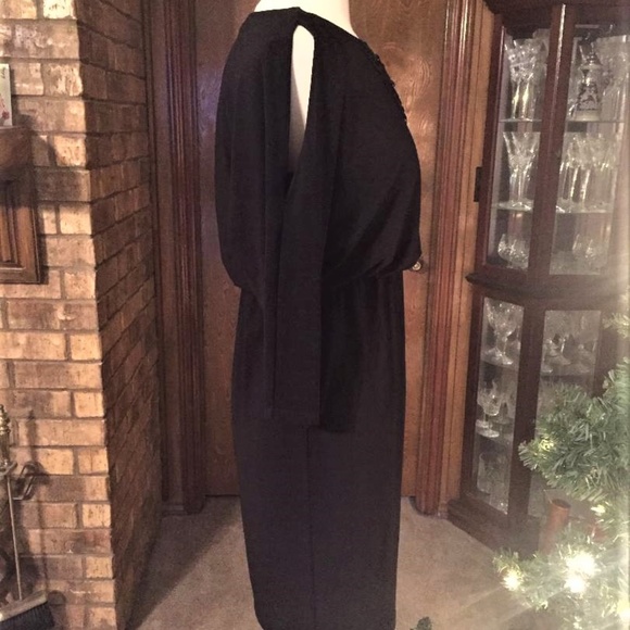 Beautiful Black Cold Shoulder Dress - Picture 3 of 7